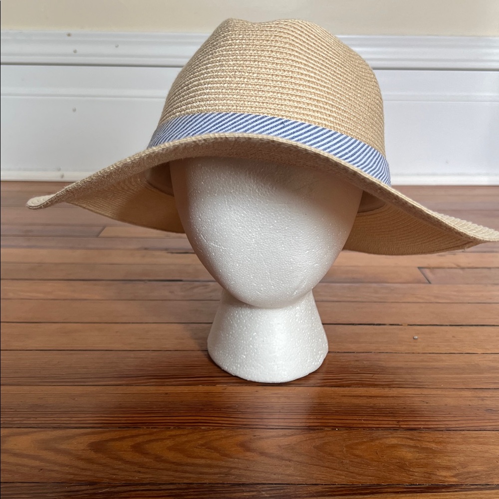 Banana Republic Classic Preppy Straw Vacation Sun Hat | Striped Seersucker Band - Picture 2 of 8